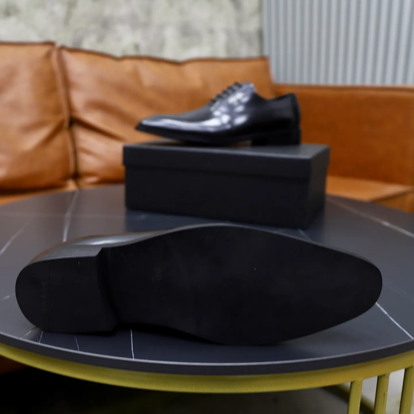 Ex-factory price: 540💰🙅‍♂️🙅‍♂️🙅‍♂️ Brand: PRADA Standard code: Men's code 38-44 (45 can be customized) Grade: Same style as the official website Original order quality Material: Original cowhide surface Comfortable cowhide lining Original outsole Style category: Men's fashionable casual leather shoes Distinguished big-name luxury elements Top luxury Color: actual picture color